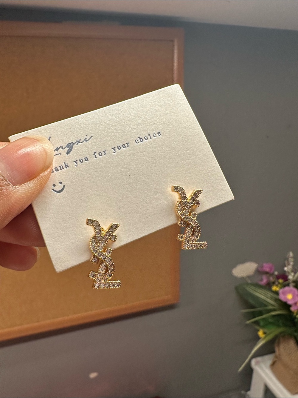 Gold Crystal Earrings (gift packing available with bundle of 2 or more)